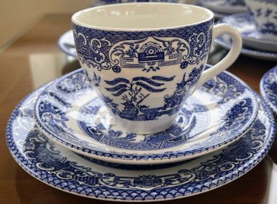 vintage 18 piece blue willow