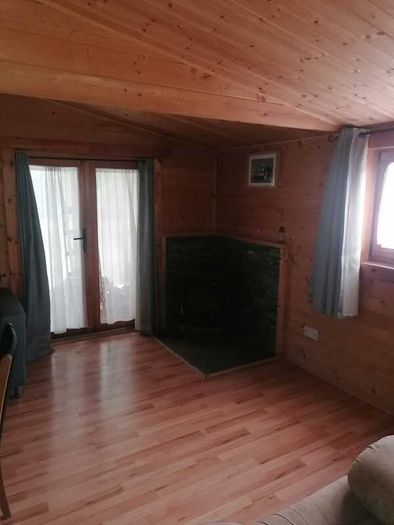 One bedroom log cabin for sale