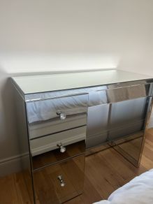 mirrored dressing table/vanity