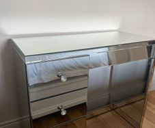mirrored dressing table/vanity