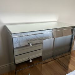 mirrored dressing table/vanity