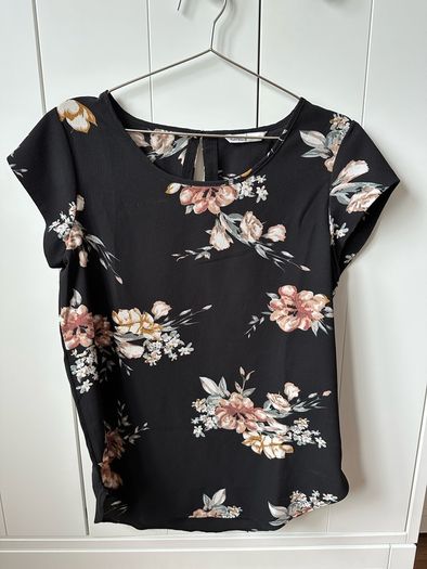 Only women ladies top, t-shirt, like new, immaculate condition, barely used