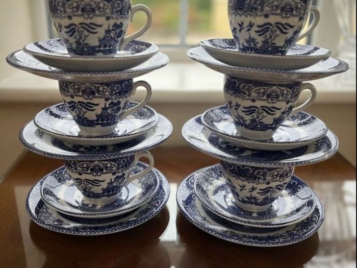 vintage blue willow