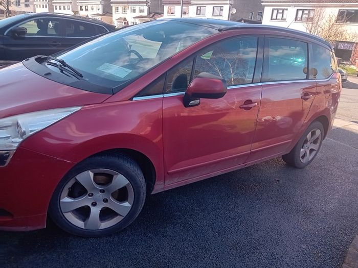 2012 Peugeot 5008