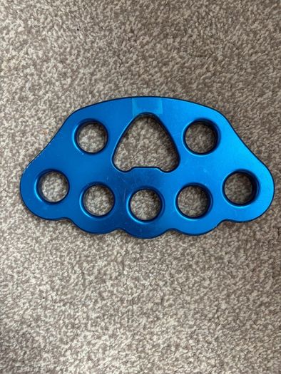 Petzl PAW Medium Rigging Plate in Excellent Condition
