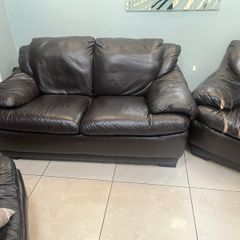2 seater sofa & 2 armchair's