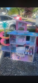 LOL doll house. Free to go. Will not be disassembled-will be as seen. Need collected today. Thank you