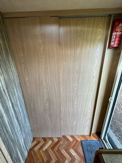 5 berth lunar caravan