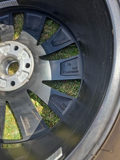 skoda  kodiak alloy wheel.l.no scratch,  no damaged.tyre perfect 95%