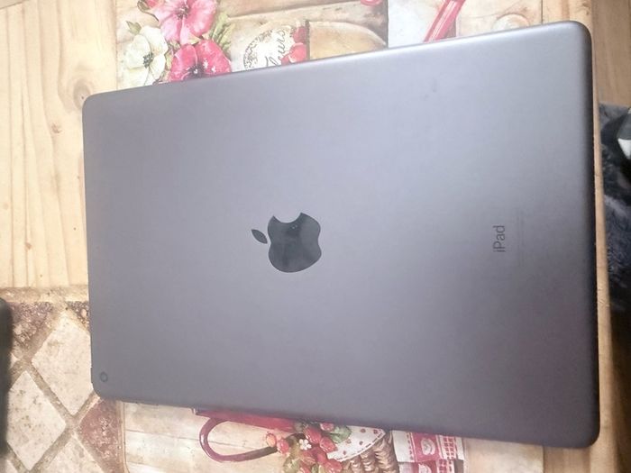 iPad 9 gen in excellent condition