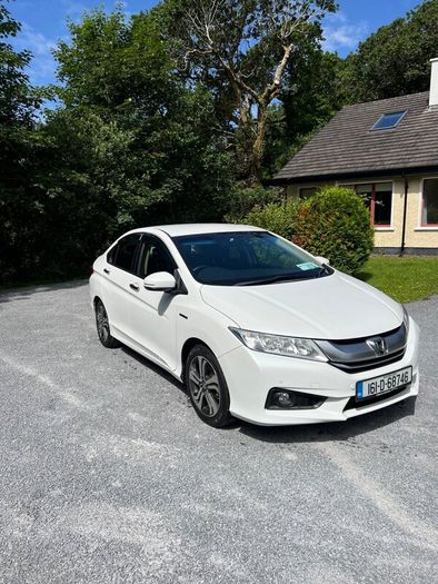 Honda Grace hybrid  1,5 2016