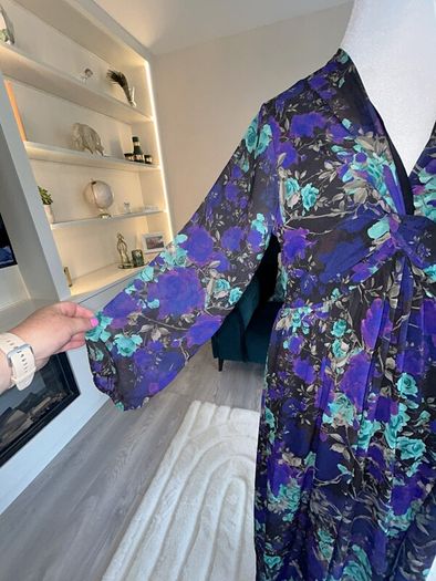 Brand-new Jenny Wren Ladies Floral Long-sleeve Dress