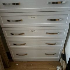 chest of drawers