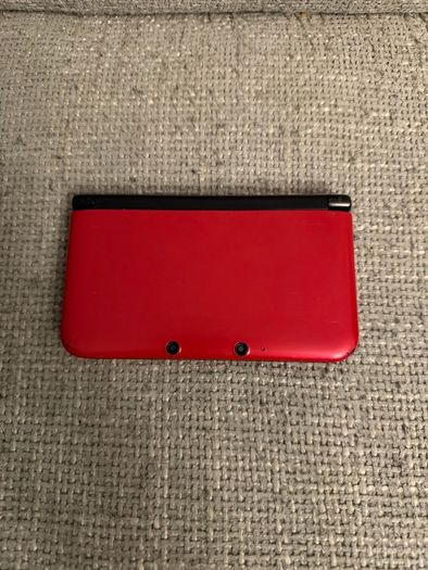 Nintendo 3DS XL Red