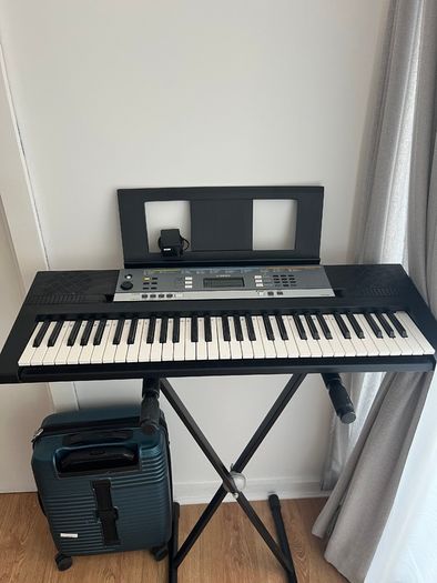 Yamaha YPT-240 Keyboard and Stand (Very Good Condition)