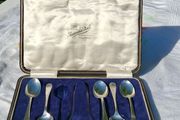 5 X Cooper Bros Shell Pattern Sterling Silver Teaspoons