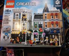 Lego 10255 Assembly Square
