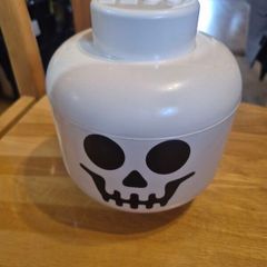 Lego Skeleton Head Tub