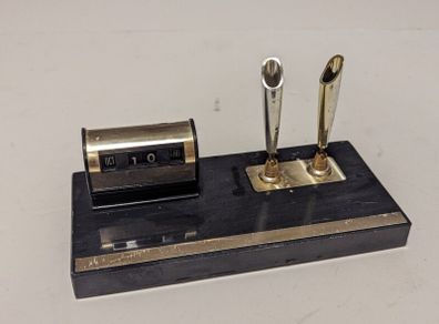Vintage Perpetual Red Lettering Calendar Desk Calendar