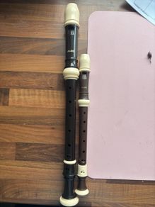 Treble and descant aulos recorders
