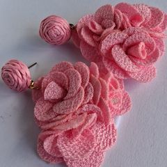 Chic Rose Pink Raffia Trio of Roses Earrings