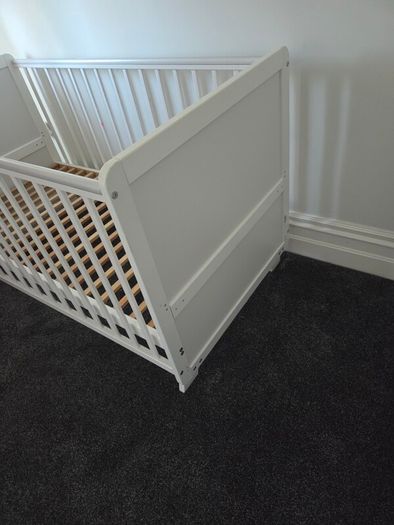 cotbed