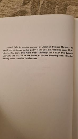 The Irish Renaissance An Introduction To Anglo - Irish Literature. By Richard Fall Is. Vivid Faces The Revolutionary Generation In Ireland. 1890-1923. By R. F. Foster. First Edition. Paperback With In Very Good Condition.  In Good Condition. 33.