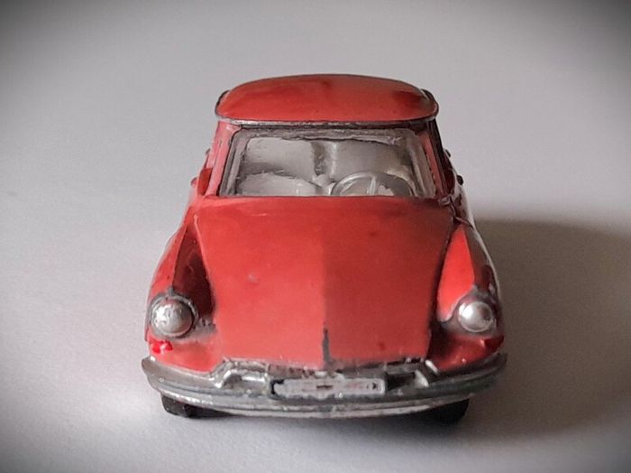 Diecast Vintage Corgi Toys Citroen DS19 Red - Good Original Condition/No Box