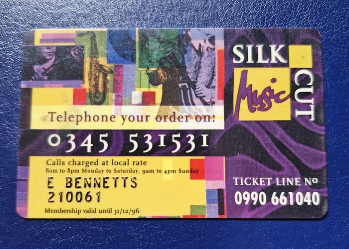 Different Country Vintage Call Cards (2 Euro Each)