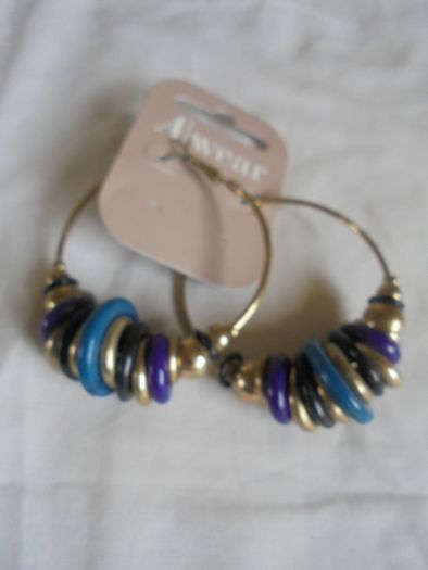 Earrings x 6 for Sale