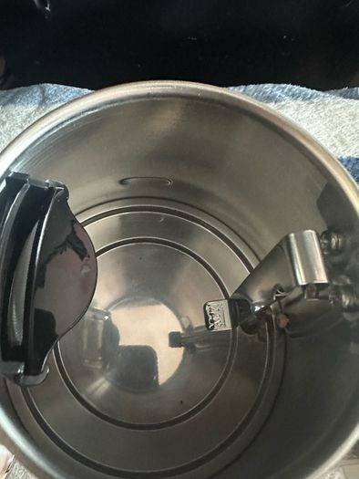 DeLonghi 1.7L Kettle