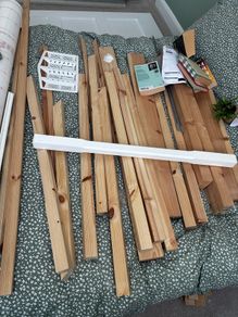 10 x stair spindles plus bannister and track