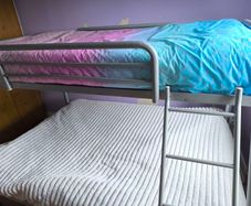 triple bunk bed