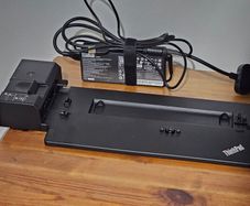 Lenovo Thinkpad Ultra Docking Station (40AJ) with 135W Power Supply