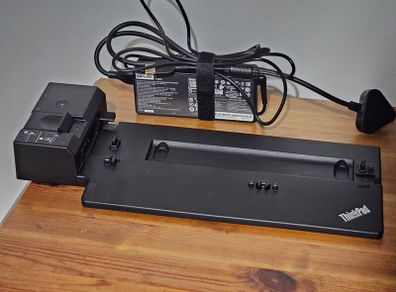 Lenovo Thinkpad Ultra Docking Station (40AJ) with 135W Power Supply