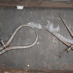 Vintage Iron Calipers & Divider Pair