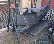 Swing bench