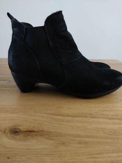 Black ankle boots size 5 by Think!
