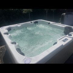Held - pending collection - Luxury 5 to 6 Person Hot Tub bluetooth Waterfall FullyWorking