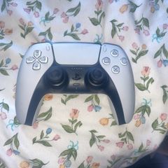 PS5 controller