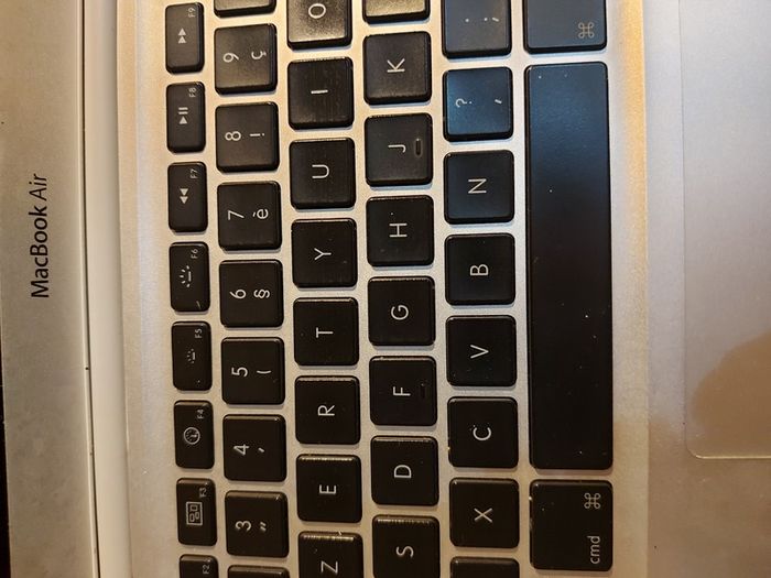 MacBook Air 13 inch, A1237, excellent cosmetic Condition, Password Locked