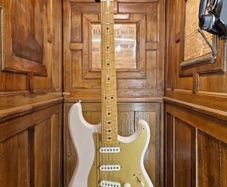 Squier Stratocaster 2025