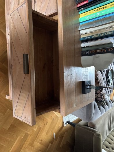 Beautiful sideboard for living room or bedroom in pristine condition