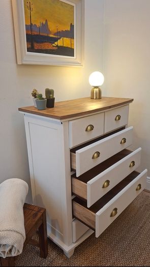 Beautiful 6 Drawer Chest of Drawers with Natural Wood Top