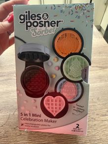 Mini waffle maker