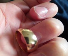9 ct gold