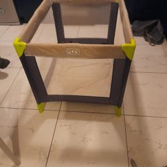 Travel cot excellent cond