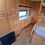 Hobby twin axle fixed bed with walk in bathroom Image 4