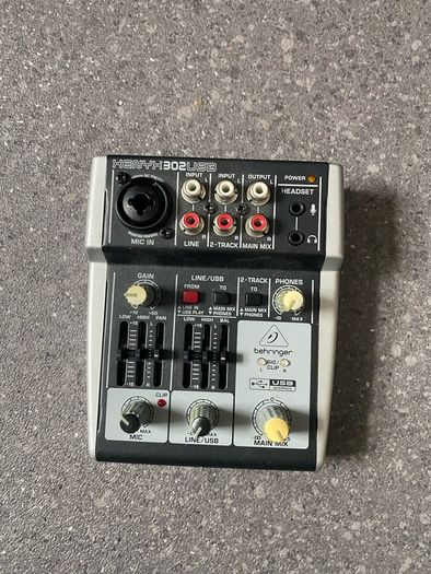 Behringer Xenyx 302USB Small Audio Mixer USB 302 5 Input Two Channel Stereo