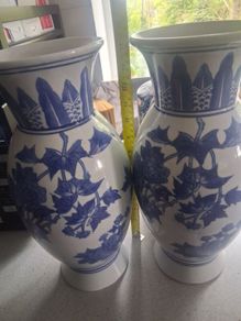 3 x vases